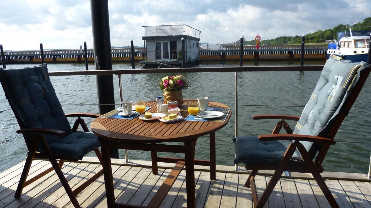 Hausboot Harmonie Hotel Stralsund Exterior photo